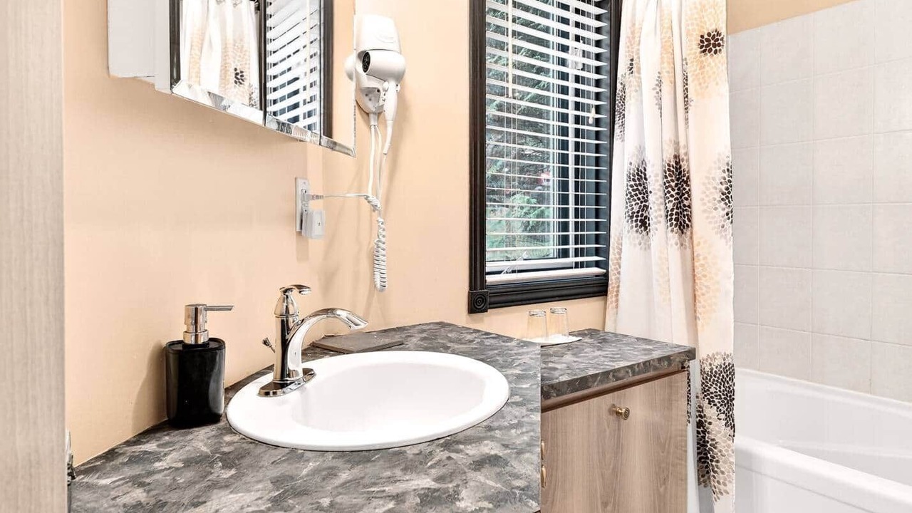 Photo of Bathroom in Saint-Alexis-des-Monts