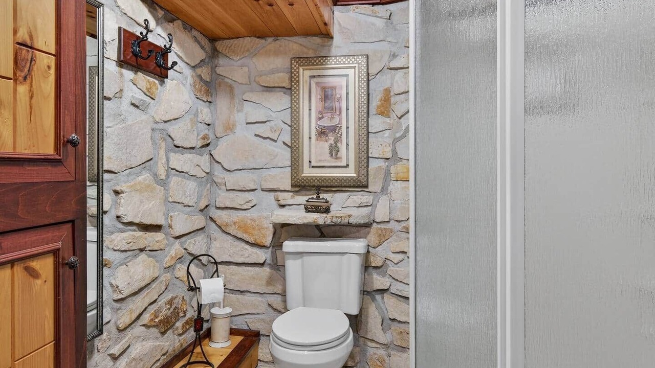 Photo of Bathroom in Saint-Alexis-des-Monts