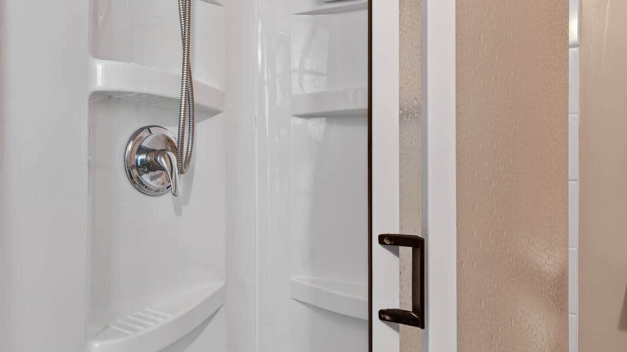 Photo of Bathroom in Saint-Alexis-des-Monts