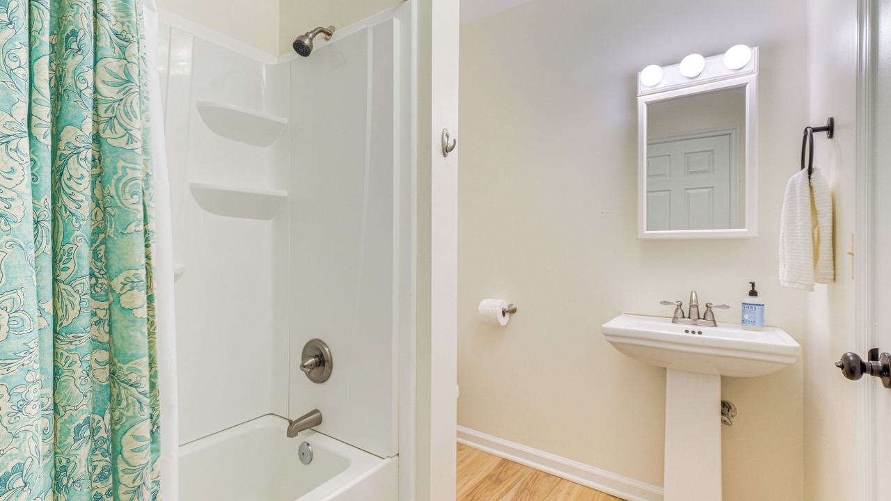 Photo of Bathroom in Colonial Beach