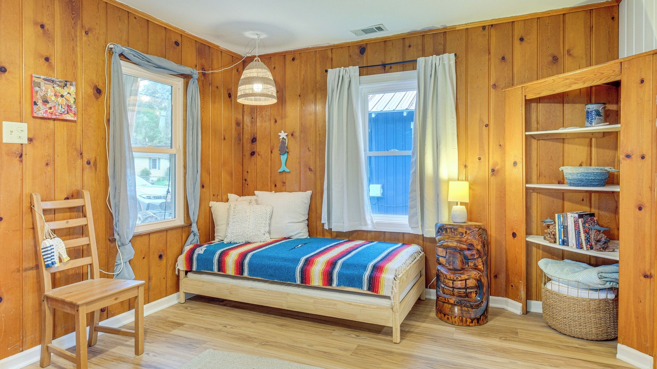 Photo of Bedroom in Colonial Beach