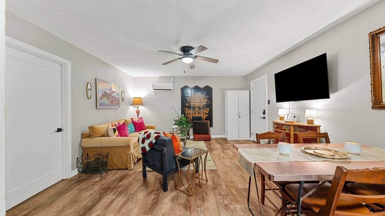 Photo of Livingroom in Cave City