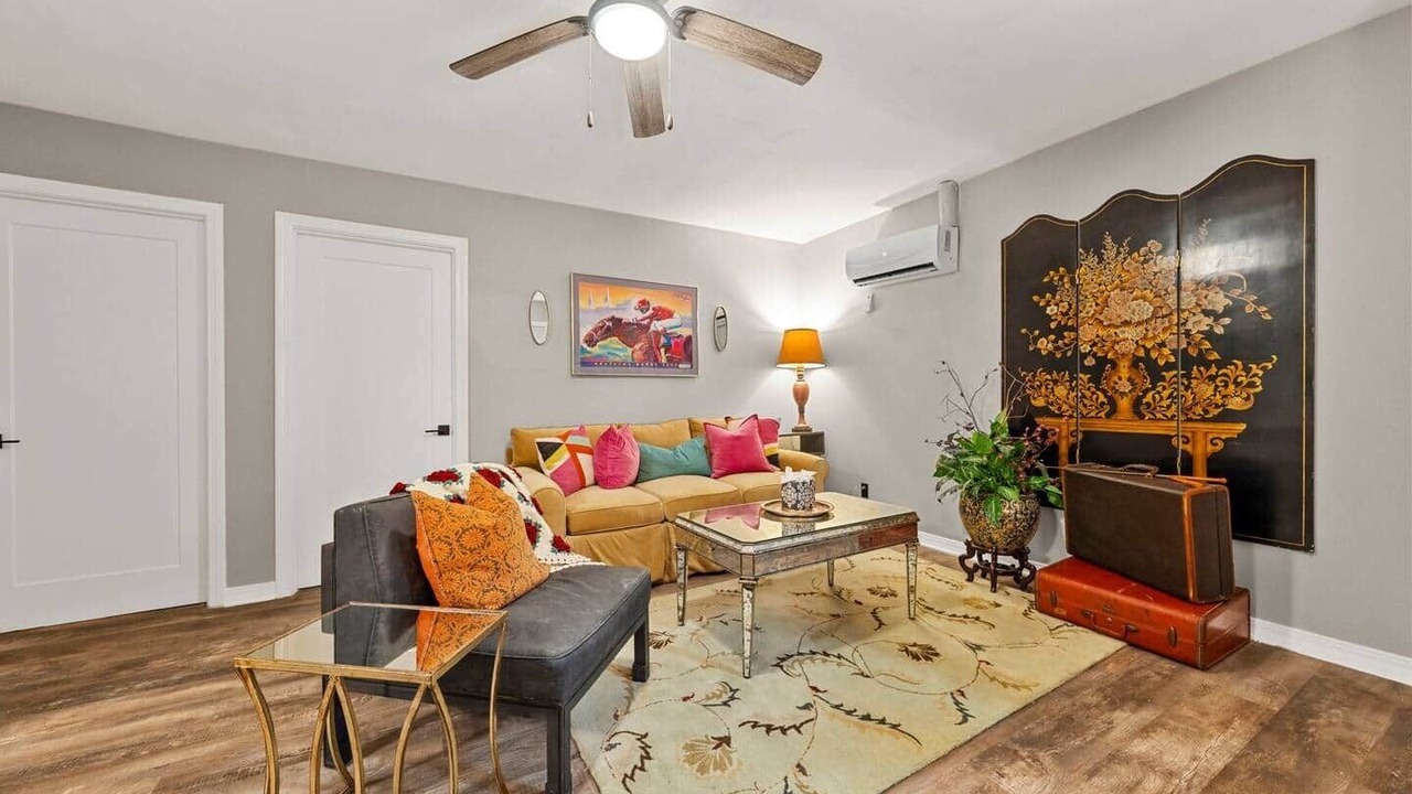 Photo of Livingroom in Cave City