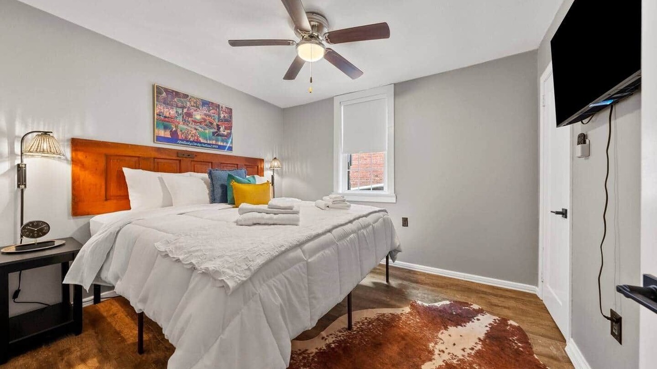 Photo of Bedroom in Cave City