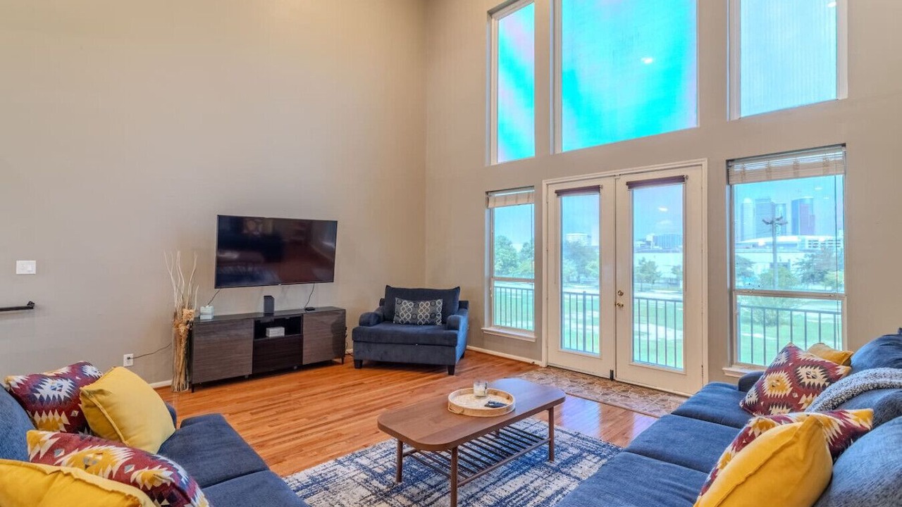 Photo of Livingroom in East Downtown Houston