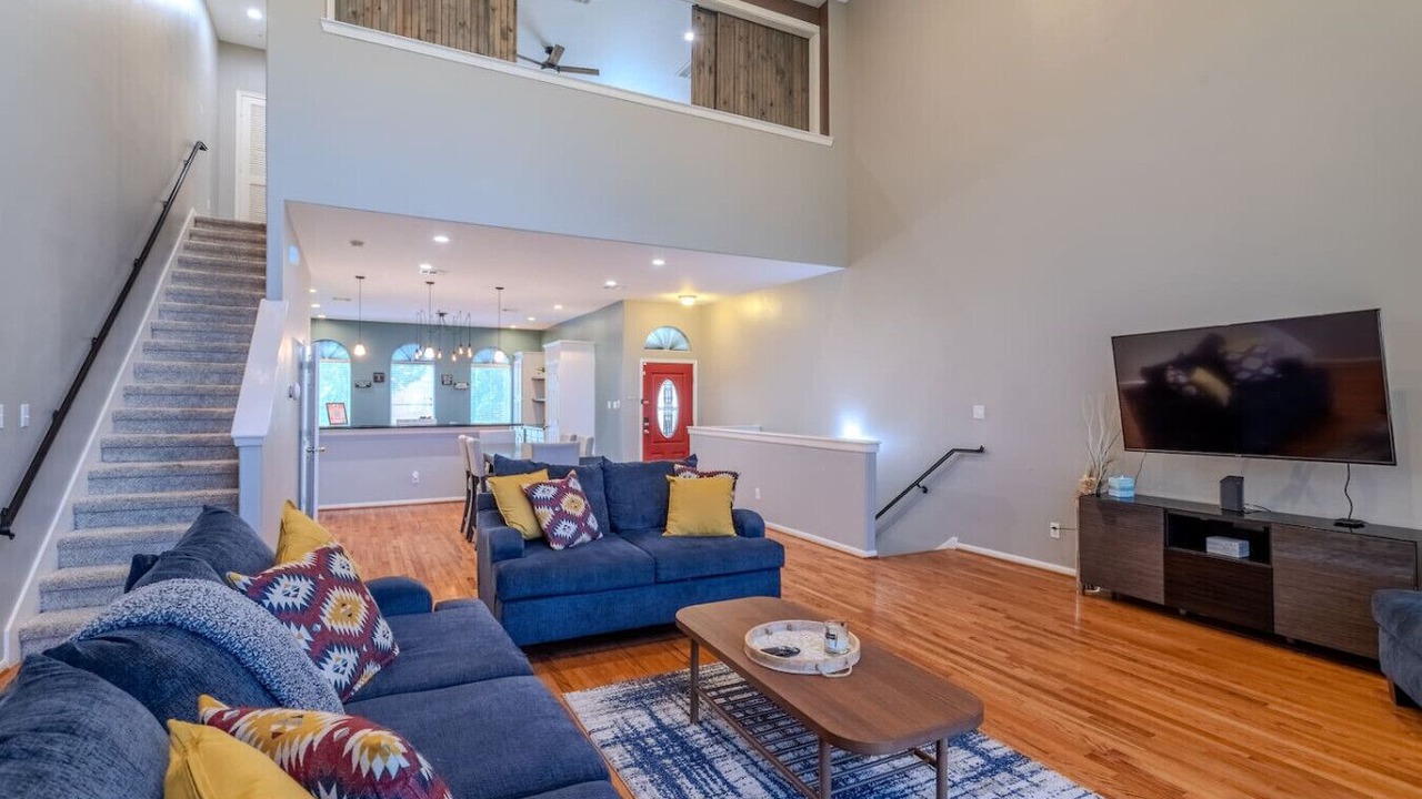 Photo of Livingroom in East Downtown Houston