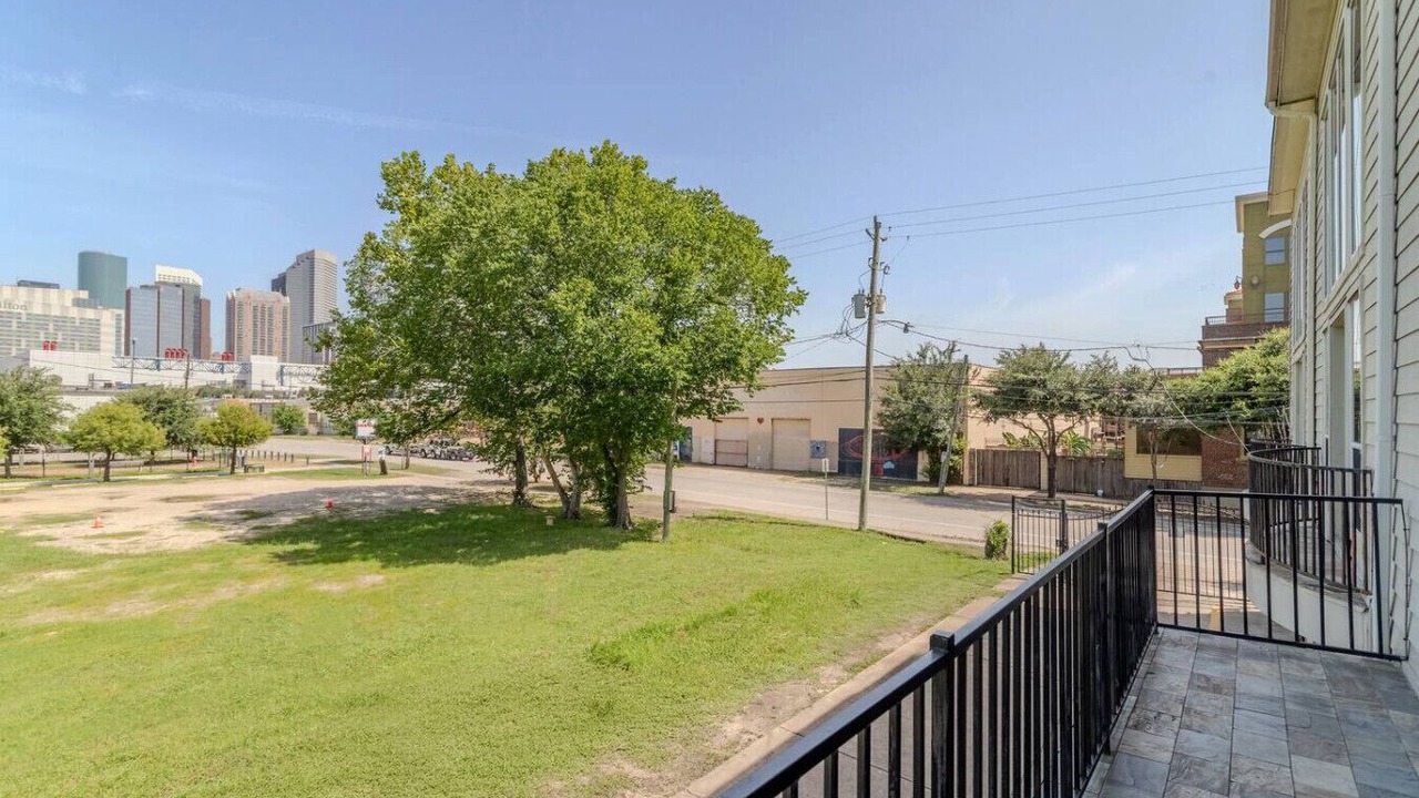 Photo of Outdoor in East Downtown Houston