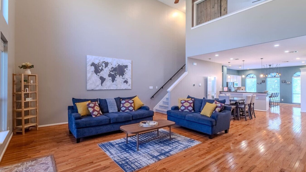 Photo of Livingroom in East Downtown Houston