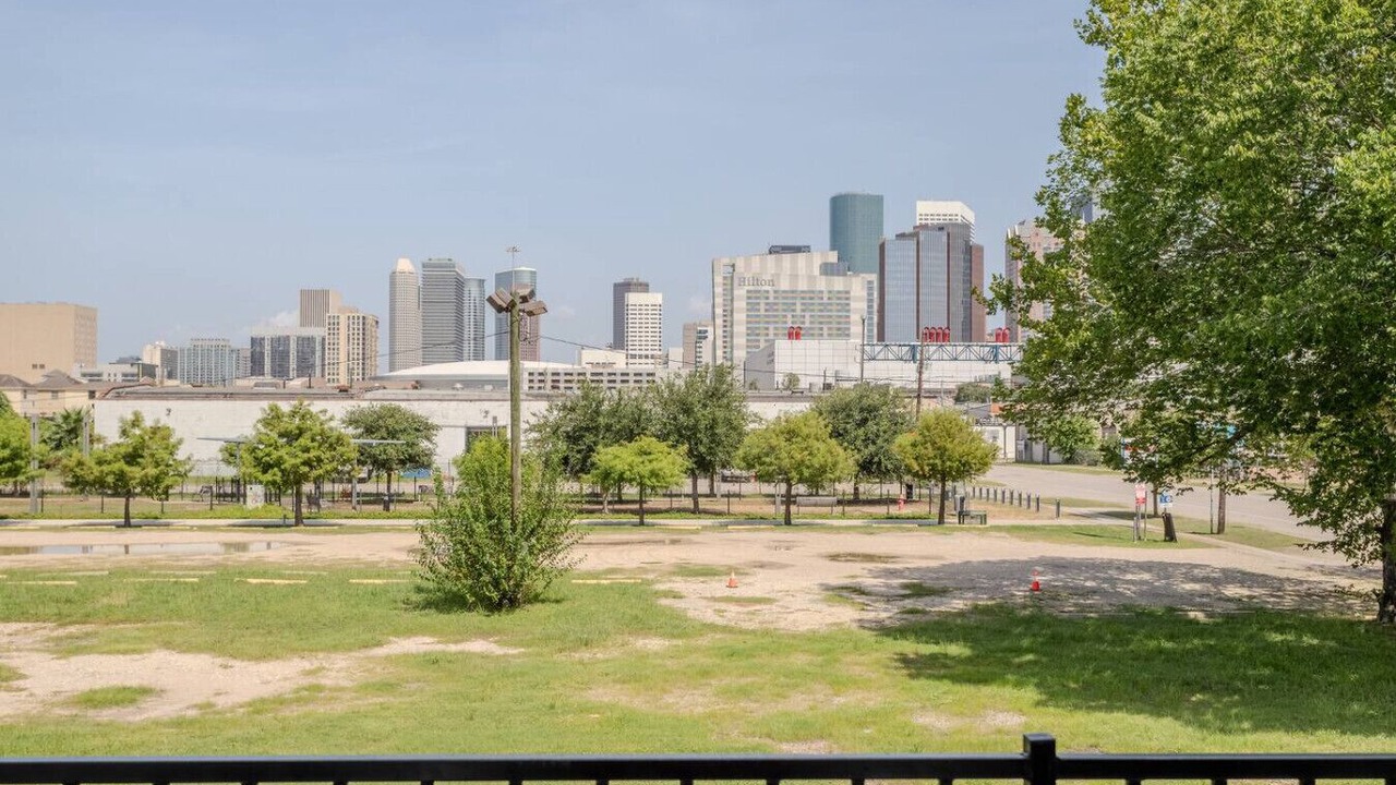 Photo of Outdoor in East Downtown Houston