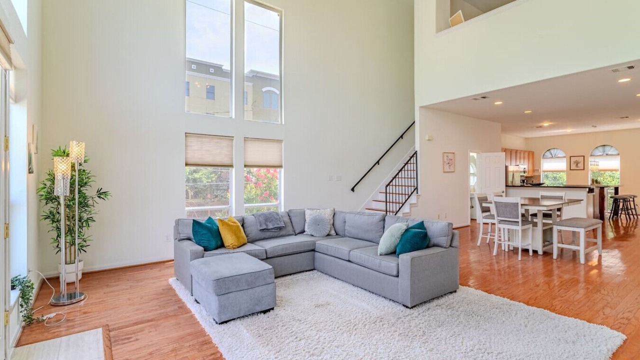 Photo of Livingroom in East Downtown Houston