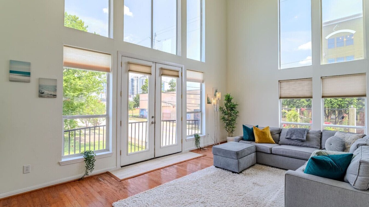 Photo of Livingroom in East Downtown Houston