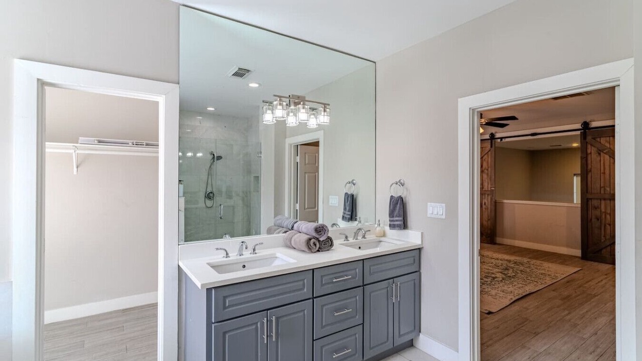 Photo of Bathroom in East Downtown Houston