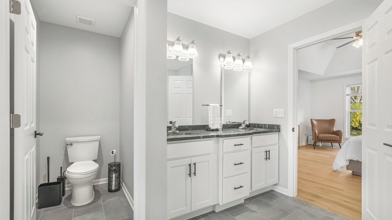 Photo of Bathroom in Lombard