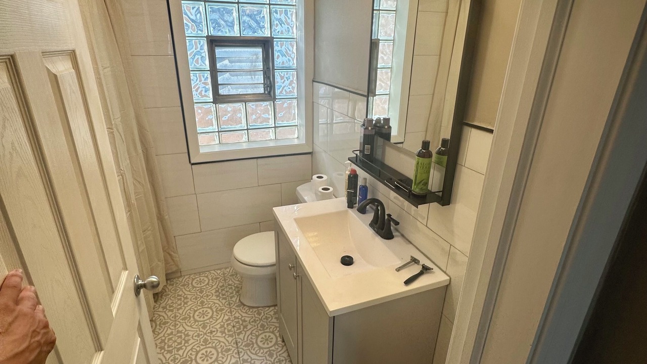 Photo of Bathroom in Jefferson Park