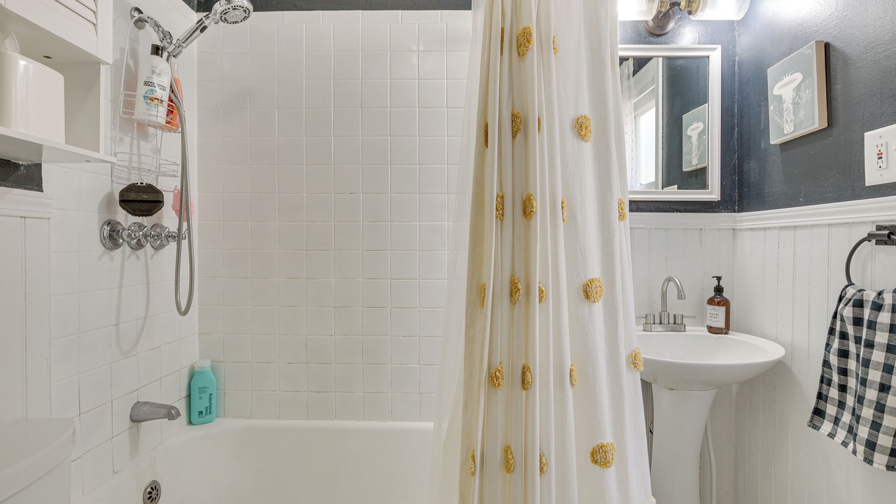 Photo of Bathroom in Forest Park