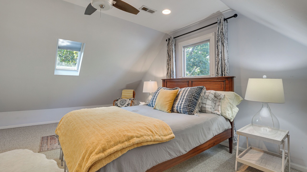 Photo of Bedroom in Forest Park
