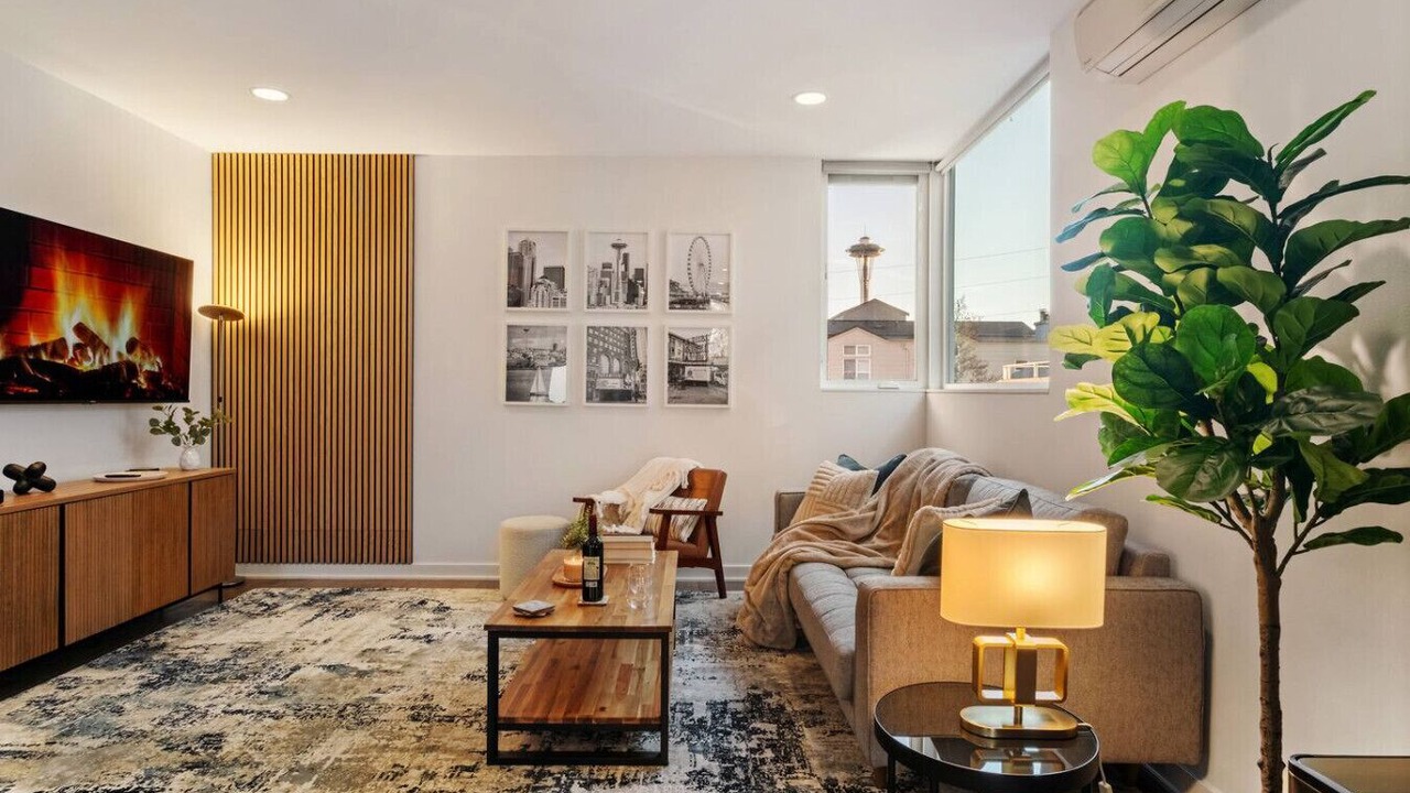 Photo of Livingroom in Lower Queen Anne