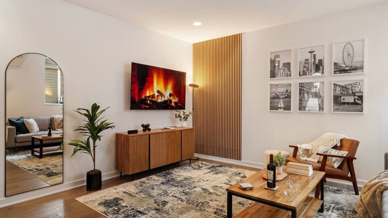 Photo of Livingroom in Lower Queen Anne