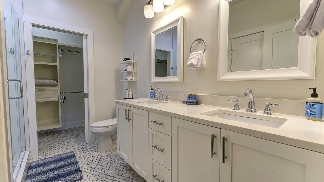 Photo of Bathroom in Northside