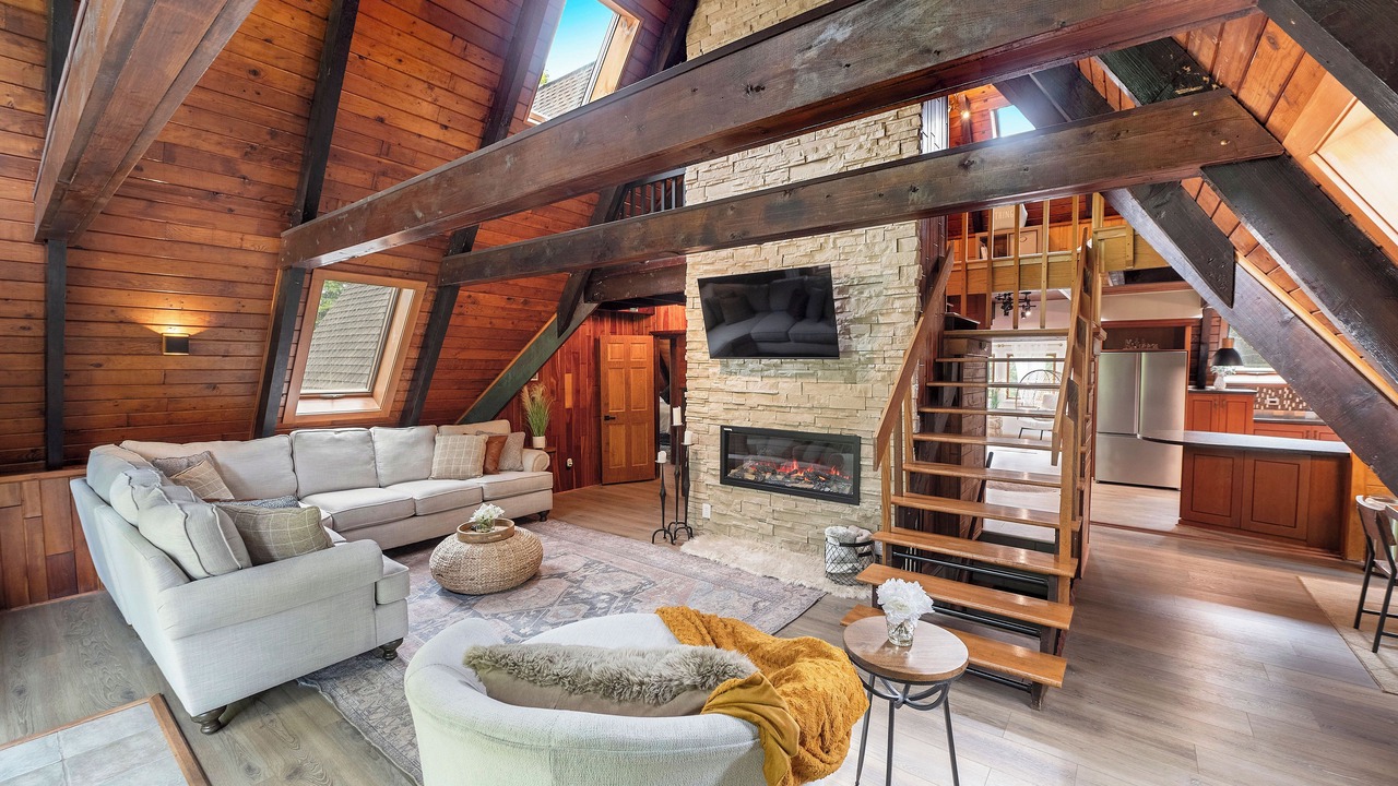 Photo of Livingroom in LaFayette
