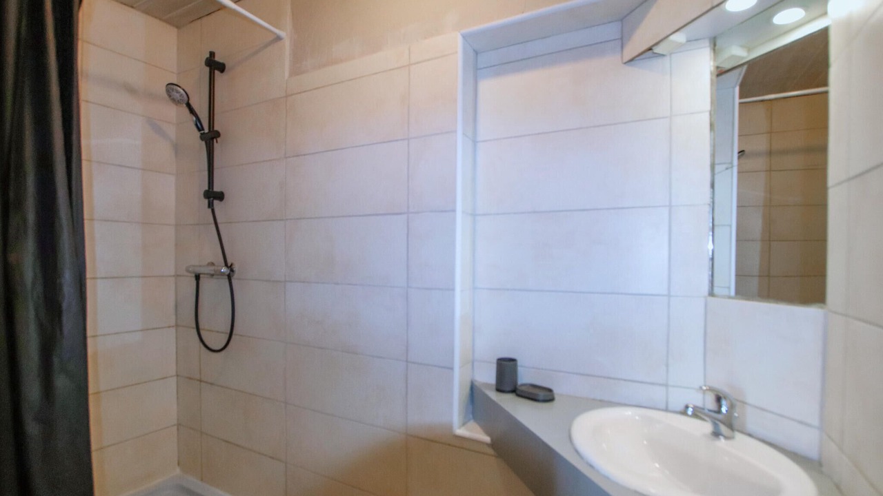 Photo of Bathroom in Lablachere