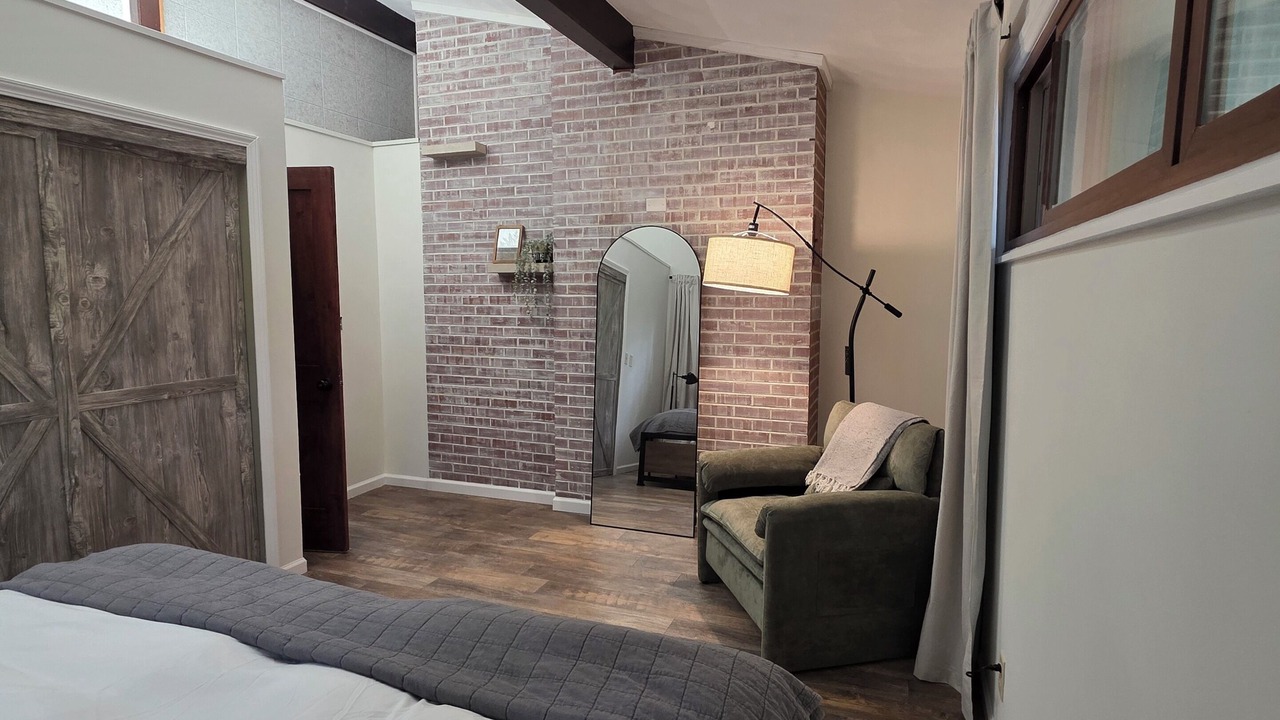 Photo of Bedroom in Orange Prairie