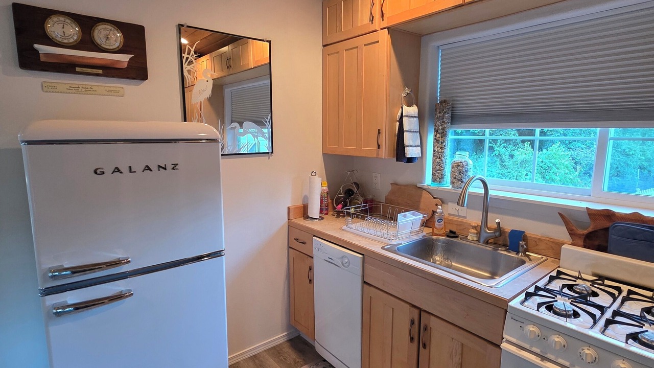 Photo of Kitchen in Downtown Klamath Falls