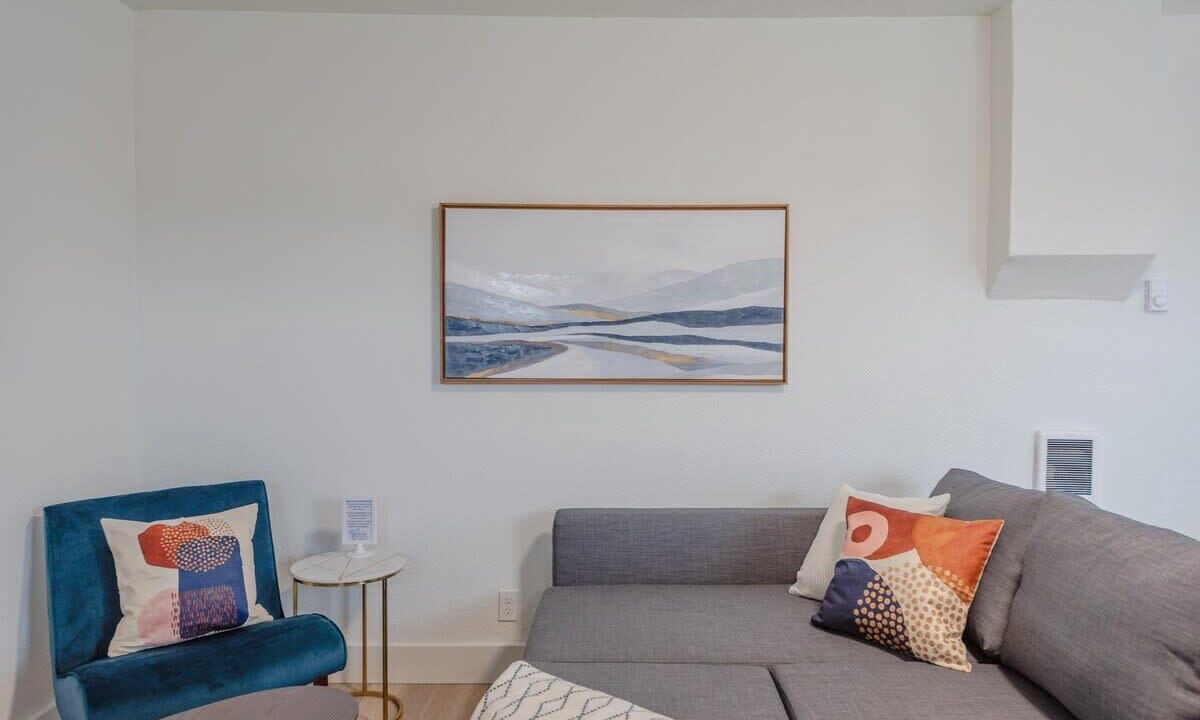 Photo of Livingroom in Coos Bay