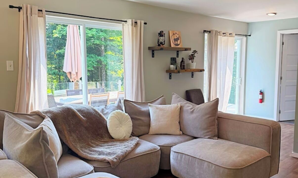 Photo of Livingroom in Amherst