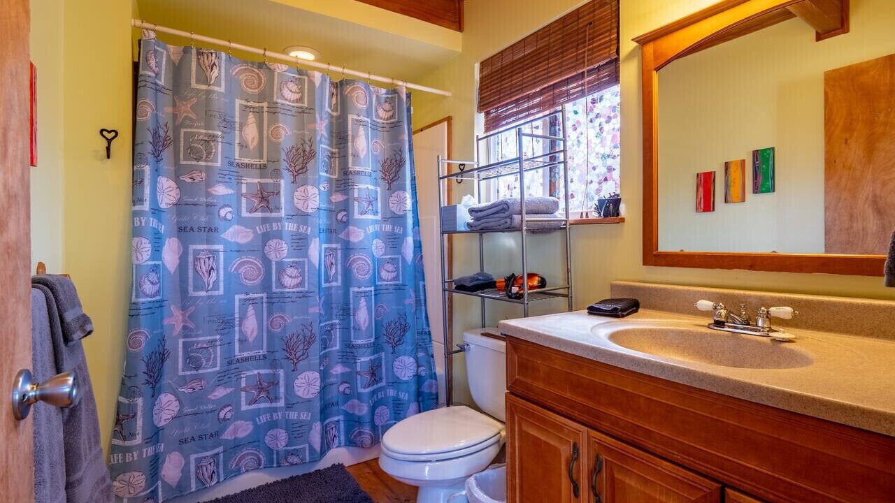 Photo of Bathroom in Pukalani