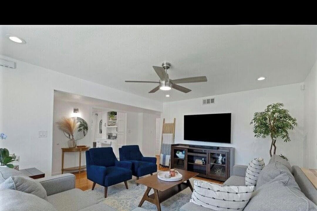 Photo of Livingroom in Arden-Arcade