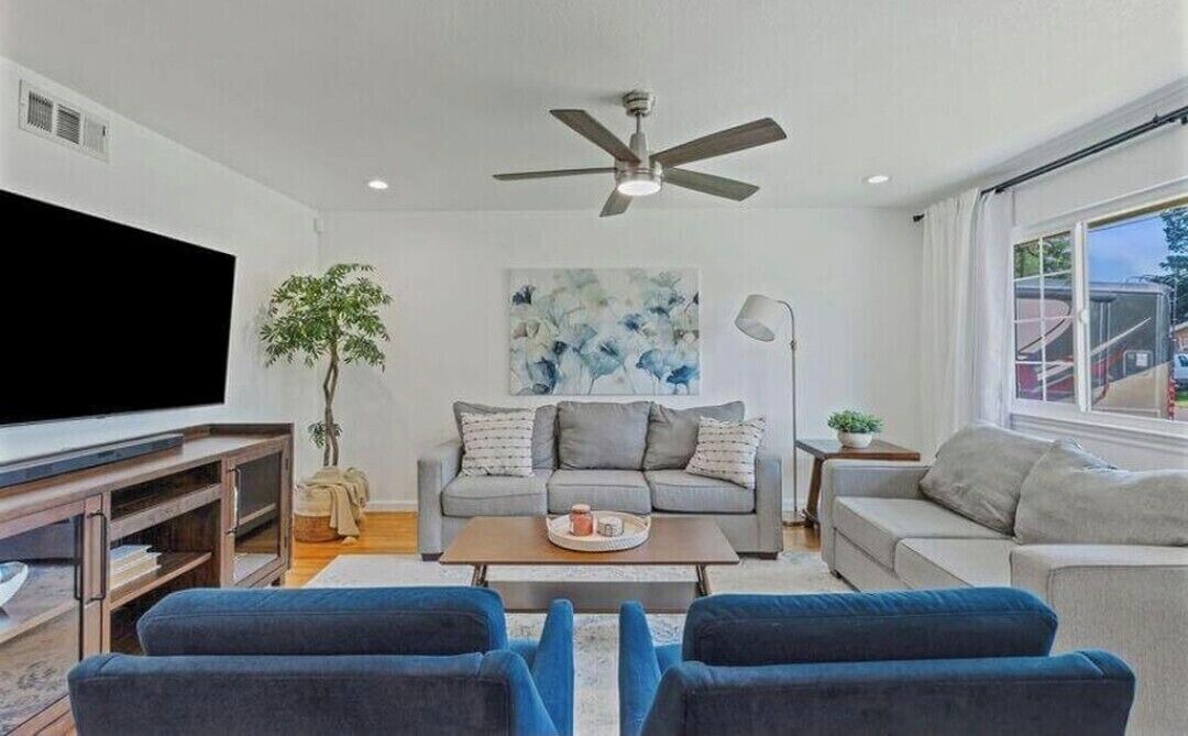 Photo of Livingroom in Arden-Arcade