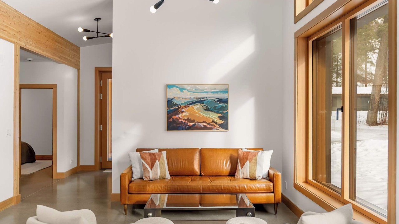 Photo of Livingroom in Mazama