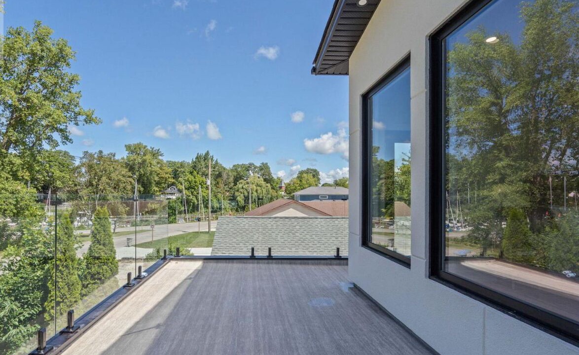 Photo of Patio Balcony in Grand Bend