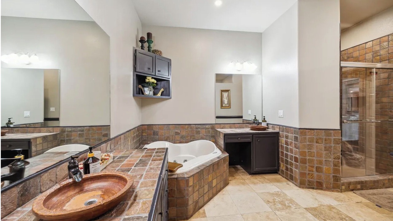 Photo of Bathroom in Decker Place