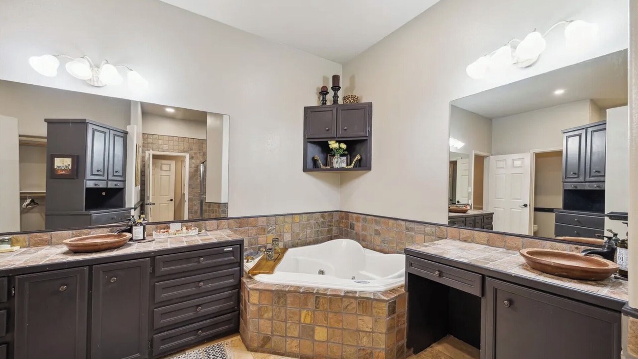 Photo of Bathroom in Decker Place