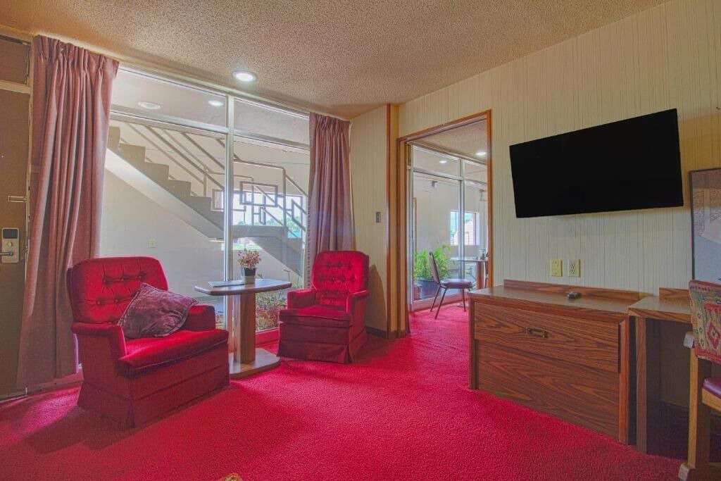Photo of Livingroom in Liberal