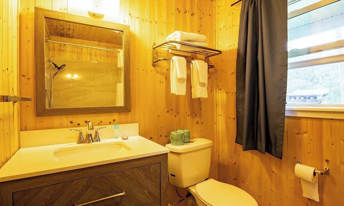 Photo of Bathroom in Cherokee