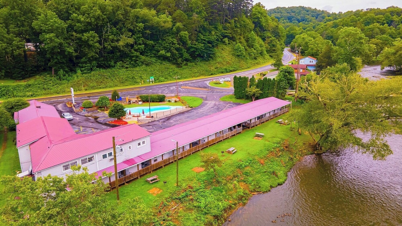 Photo of Others in Cherokee