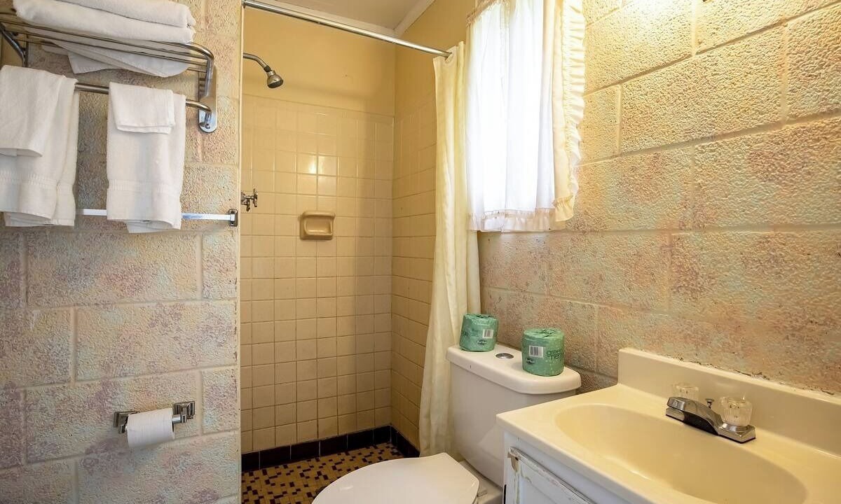 Photo of Bathroom in Cherokee