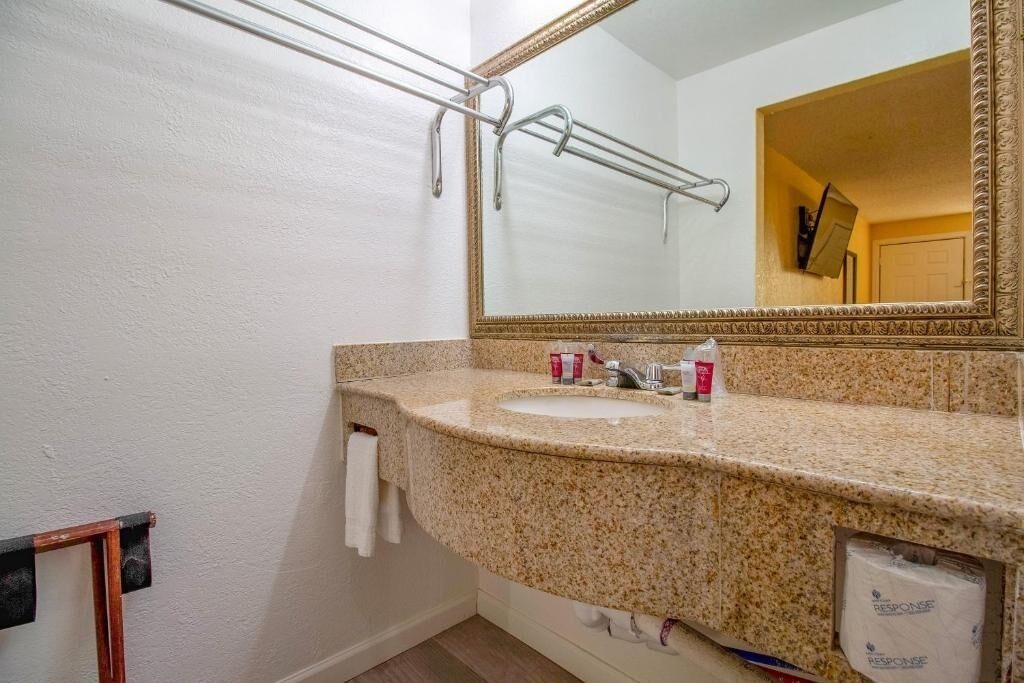 Photo of Bathroom in Seiling
