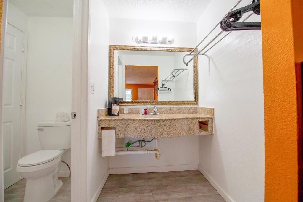 Photo of Bathroom in Seiling