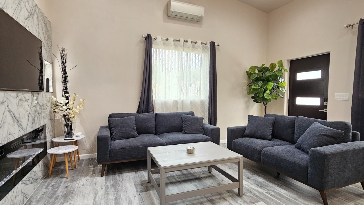 Photo of Livingroom in SeaTac