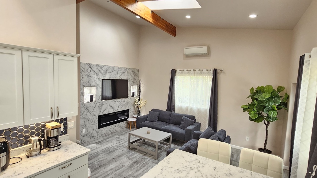 Photo of Livingroom in SeaTac