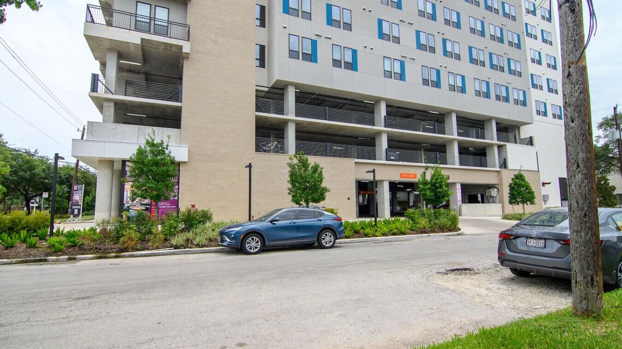 Photo of Outdoor in Neartown