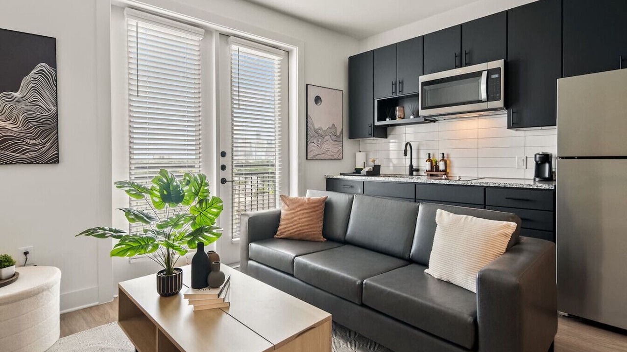 Photo of Livingroom in Neartown