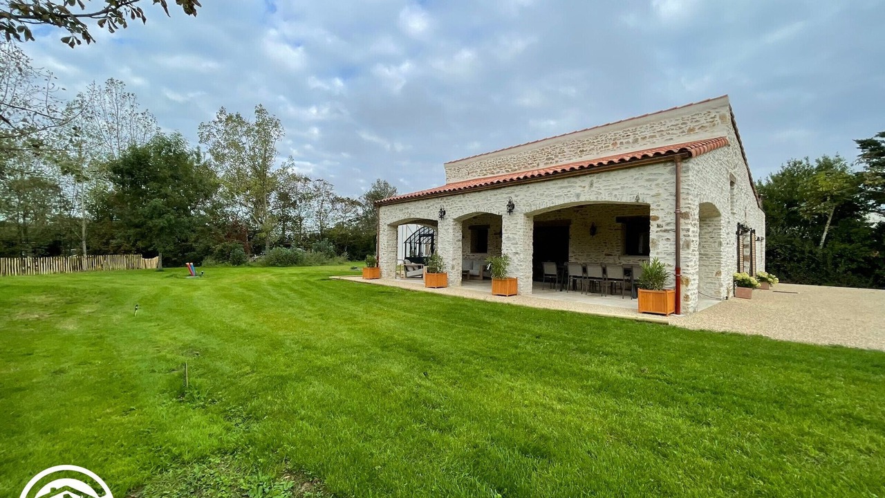 Photo of Outdoor in Les Pineaux