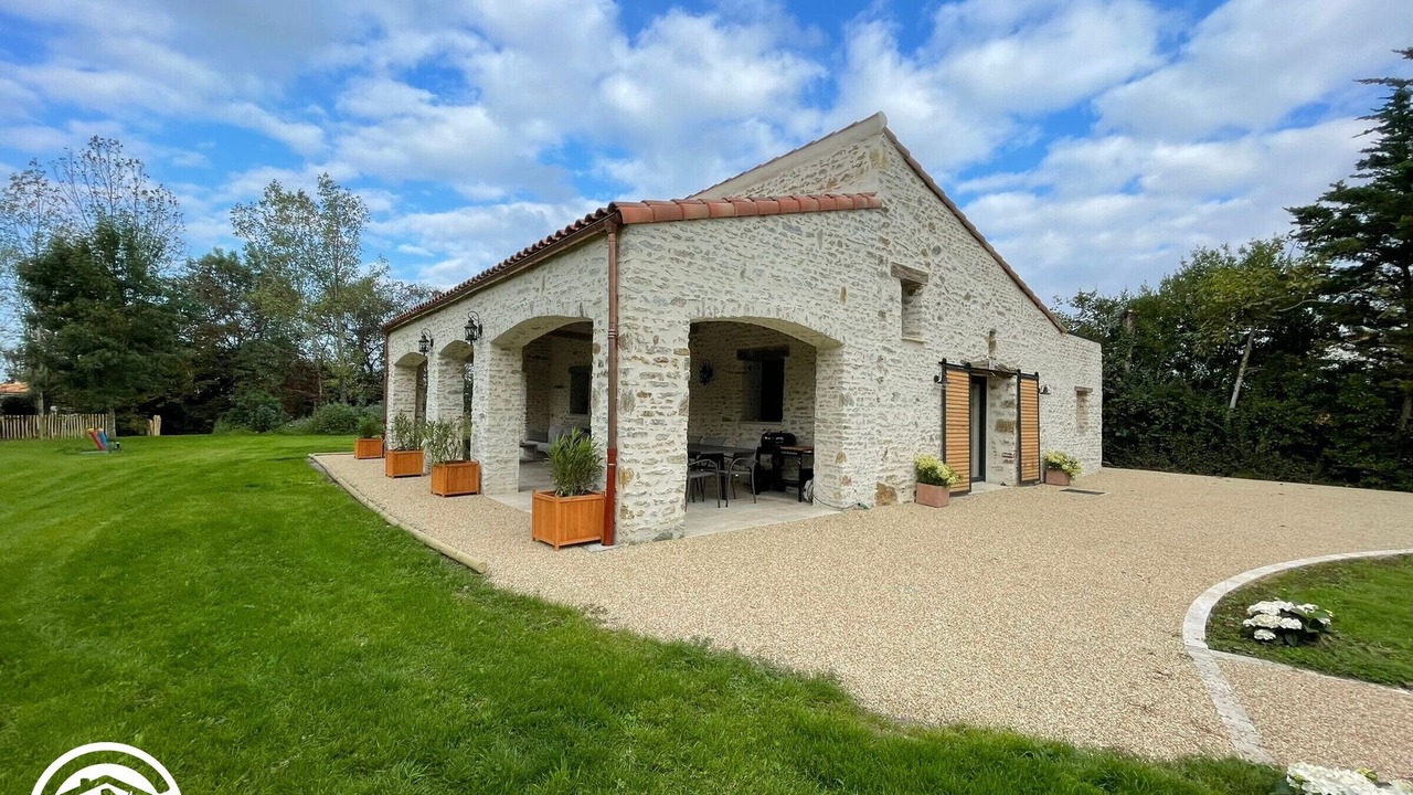 Photo of Outdoor in Les Pineaux