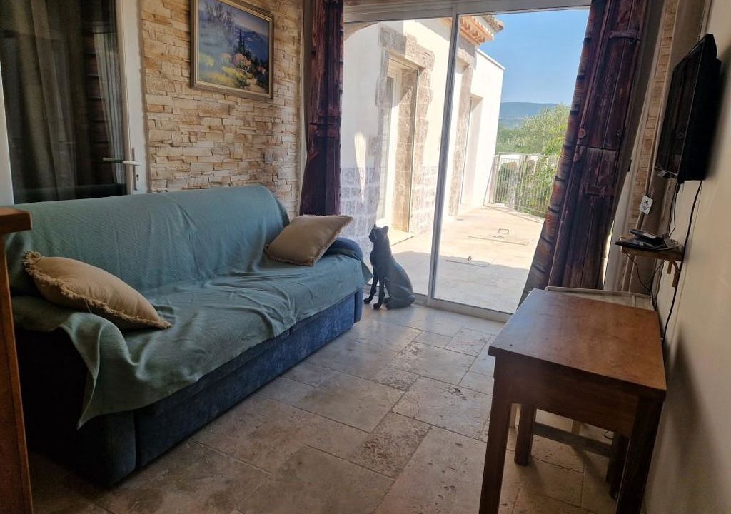 Photo of Livingroom in Chandolas