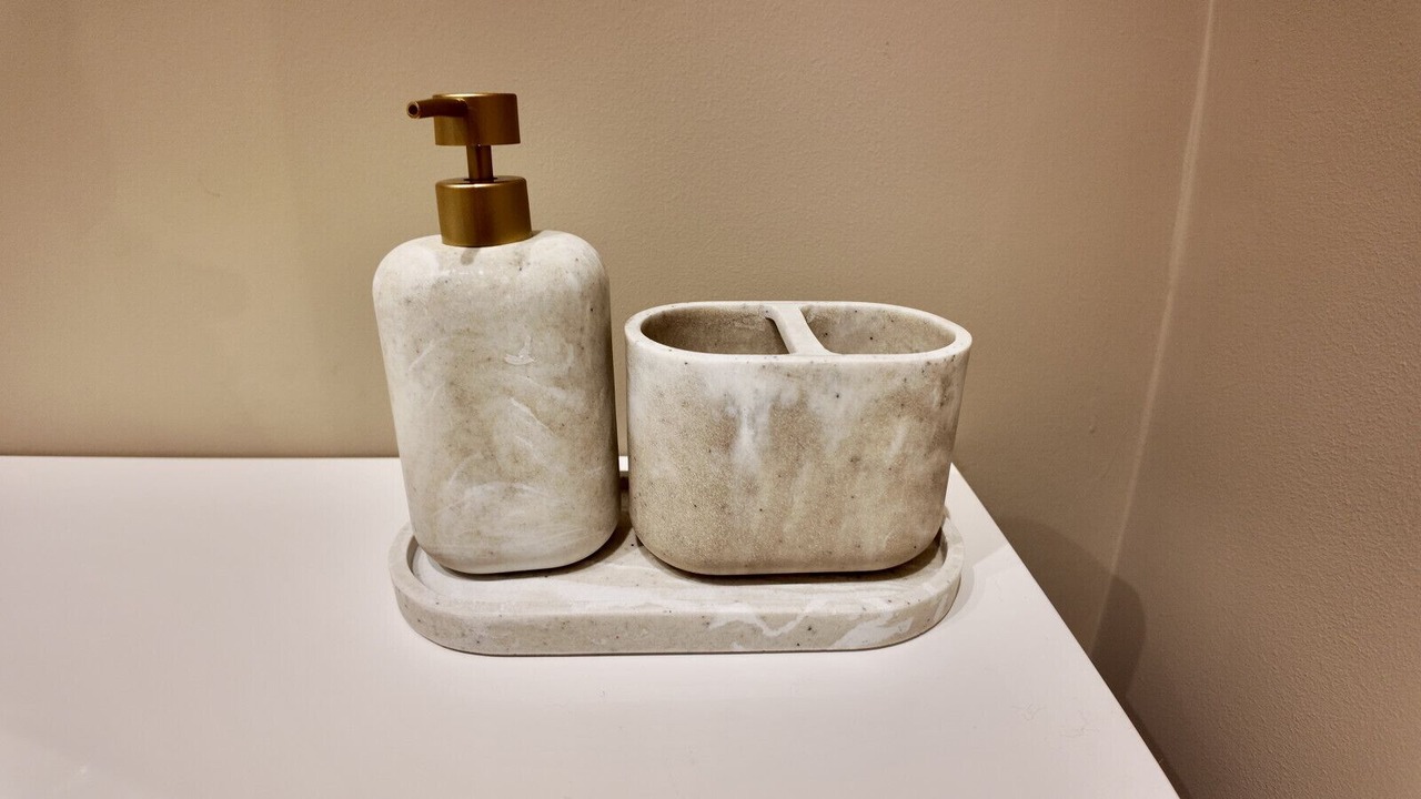 Photo of Bathroom in Fivelanes